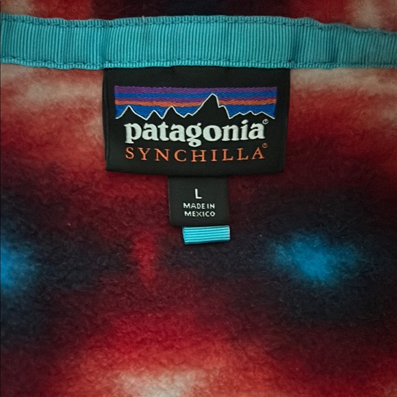 Patagonia Red and Blue Patterned Fleece - Picture 3 of 4